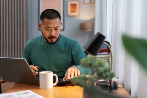 hero-image-wfh-guy-in-green